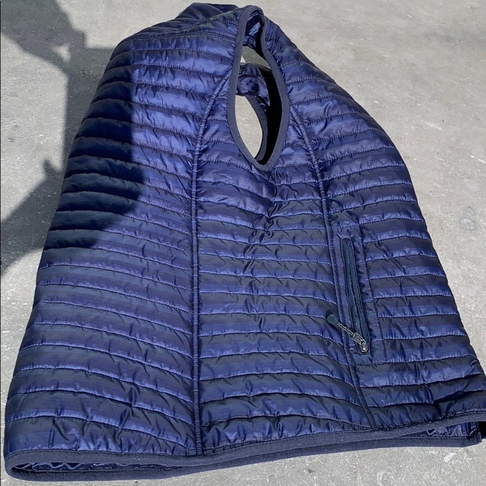 Vineyard Vines vest - Picture 6 of 8